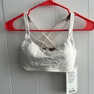 Size 4 Lululemon Free to Be bra
